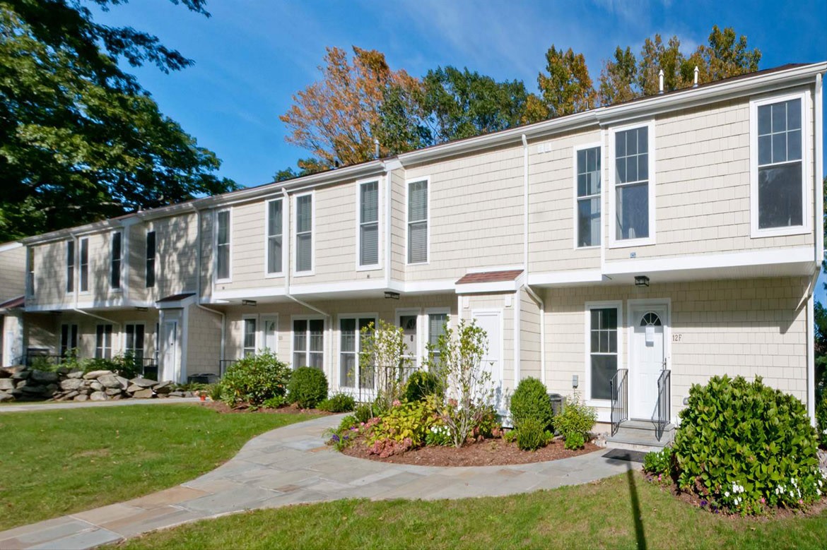 Greenwich Oaks Image 37