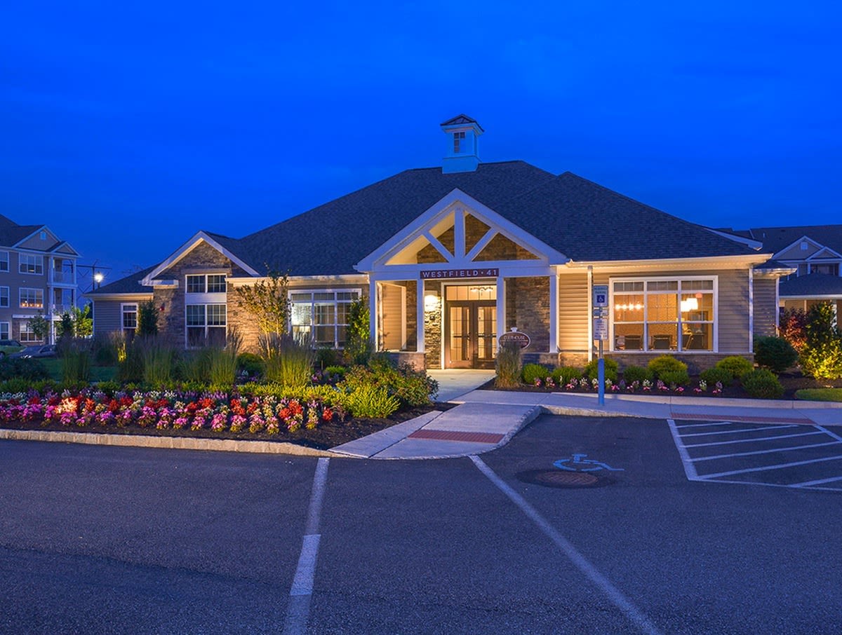 Westfield 41 Apartment Homes Image 12