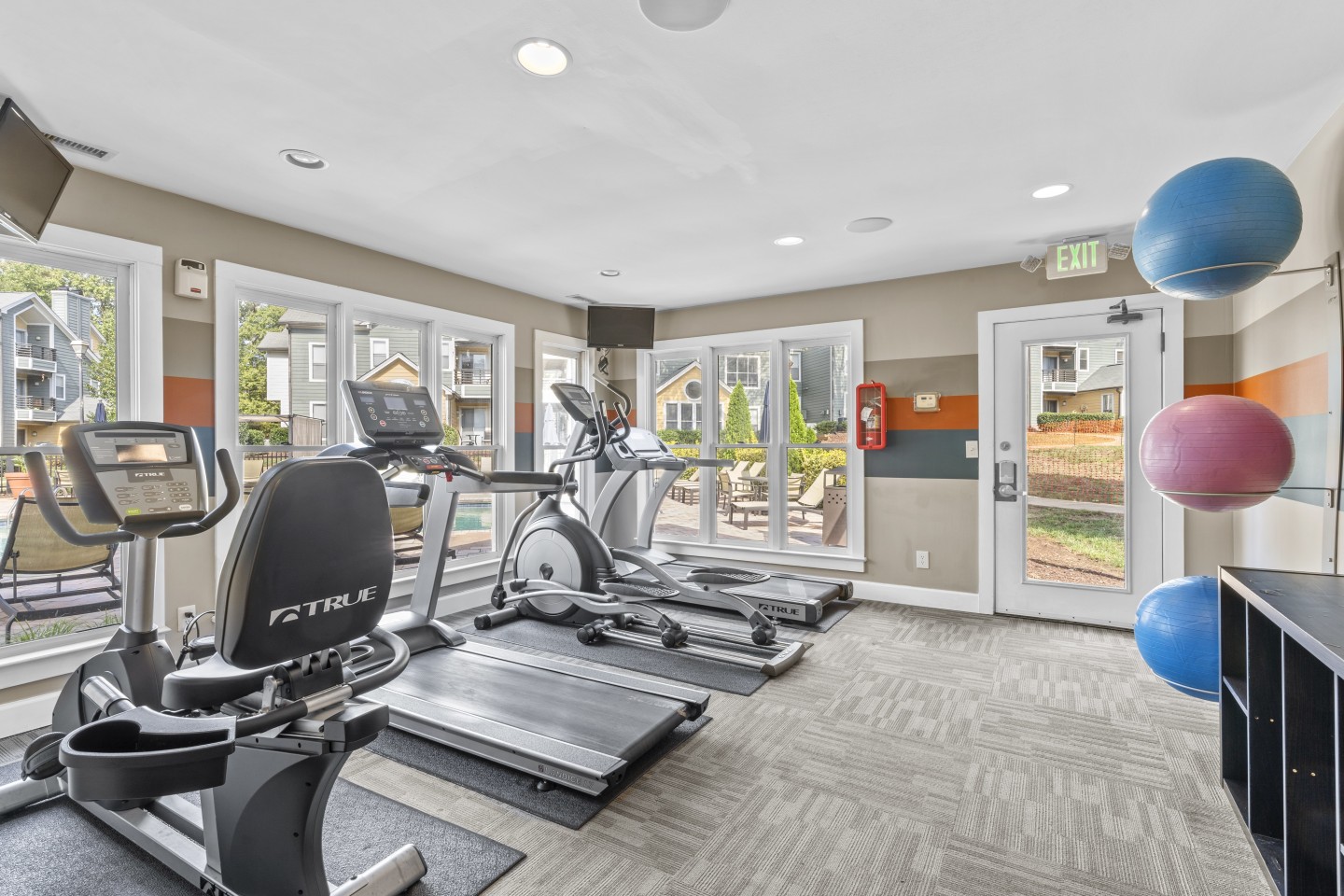 Regency Place Image 29