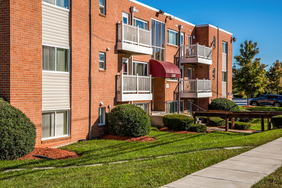Oxon Hill Village Image 13