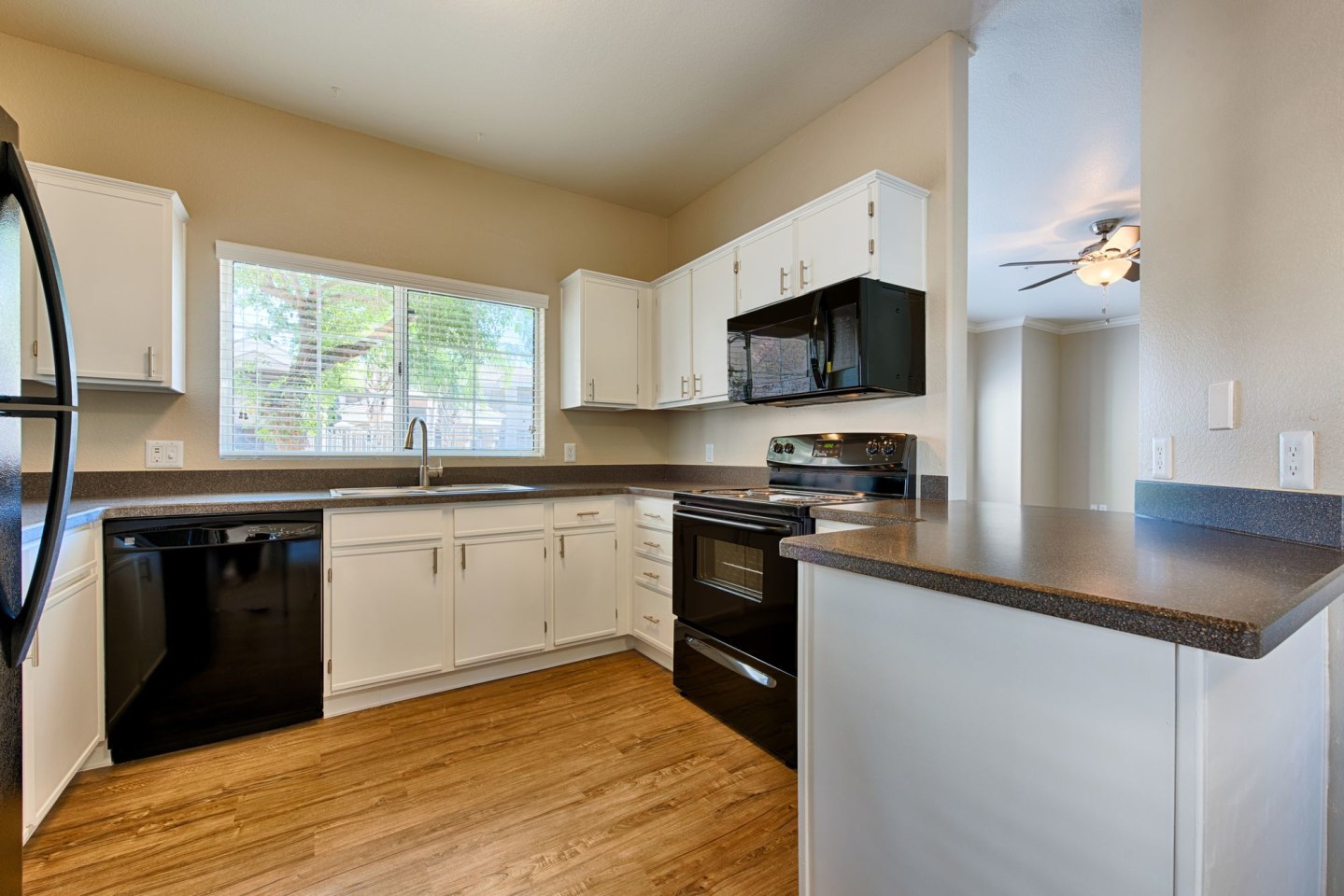 Pinnacle Terrace Image 8