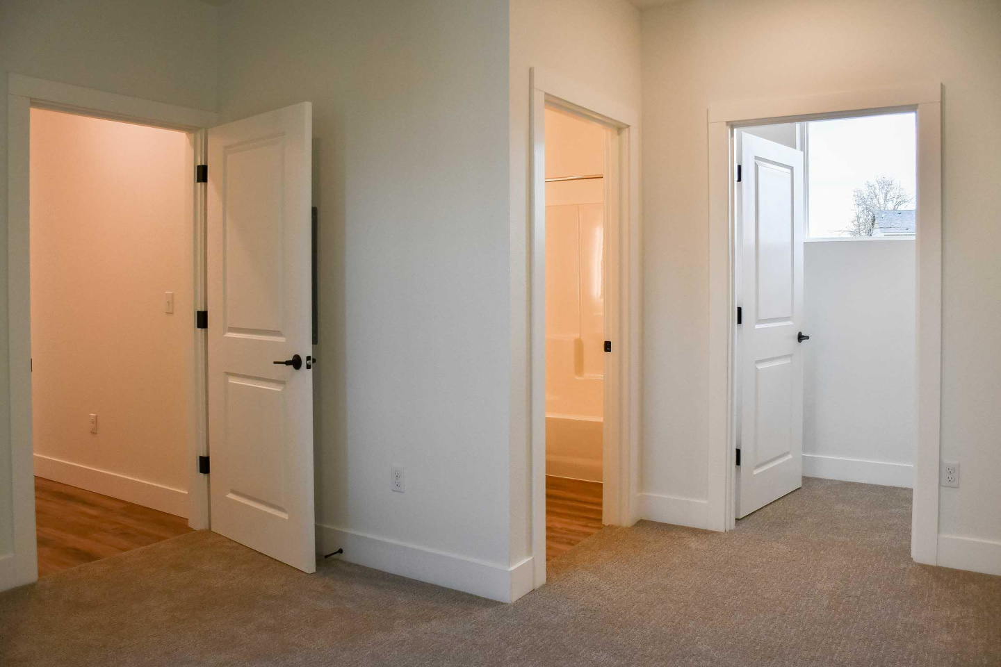 Lakeview Apartments Image 26