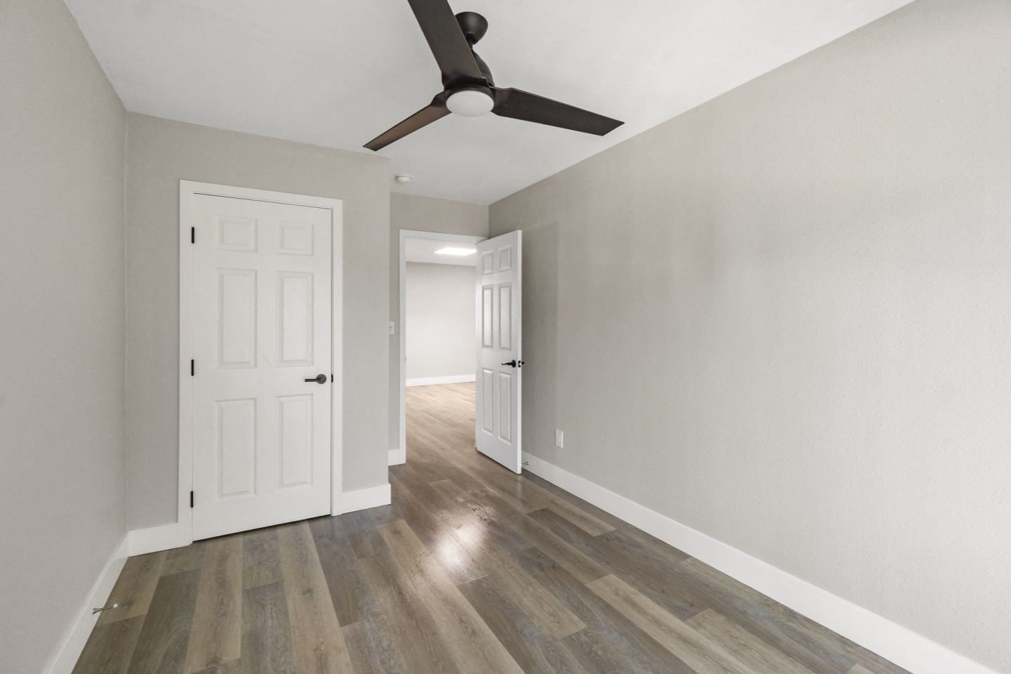 Ocean Breeze Terrace Image 14