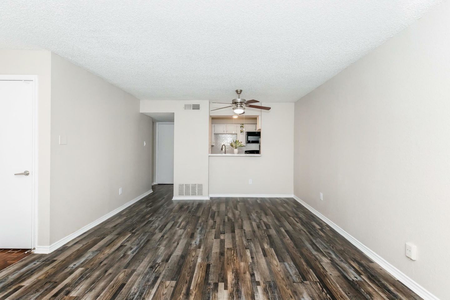 Rolling Hills Place Image 19