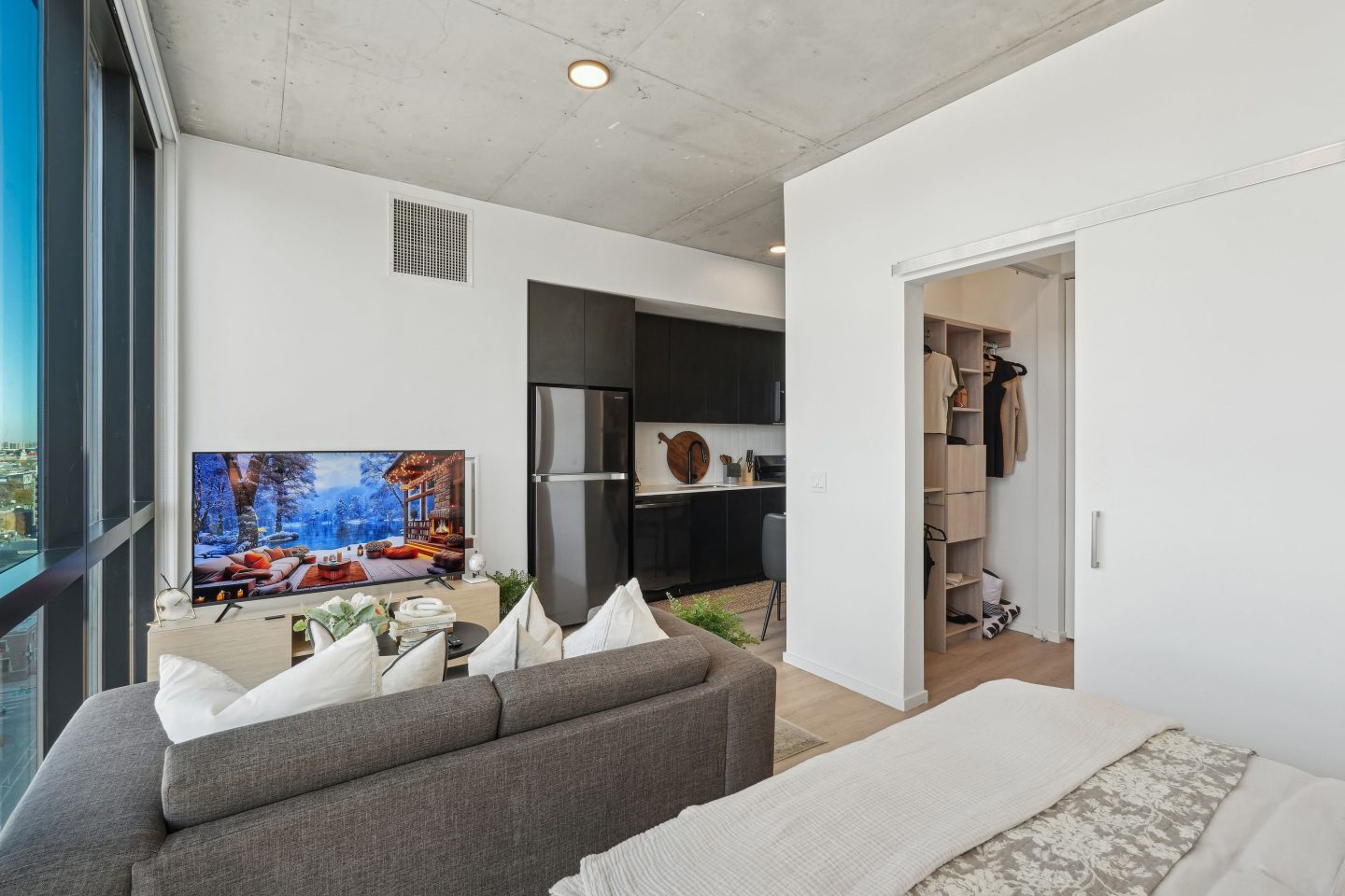 Velaris Living Image 24