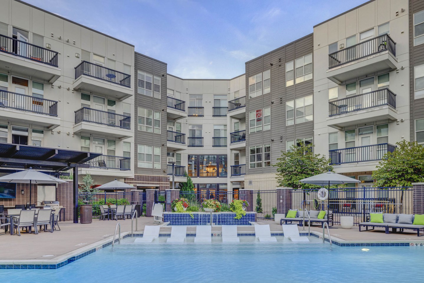 Gateway 505 Image 1