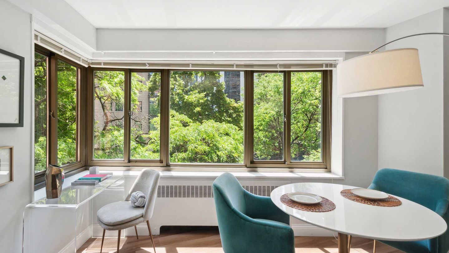 1350 Lake Shore Drive Image 4