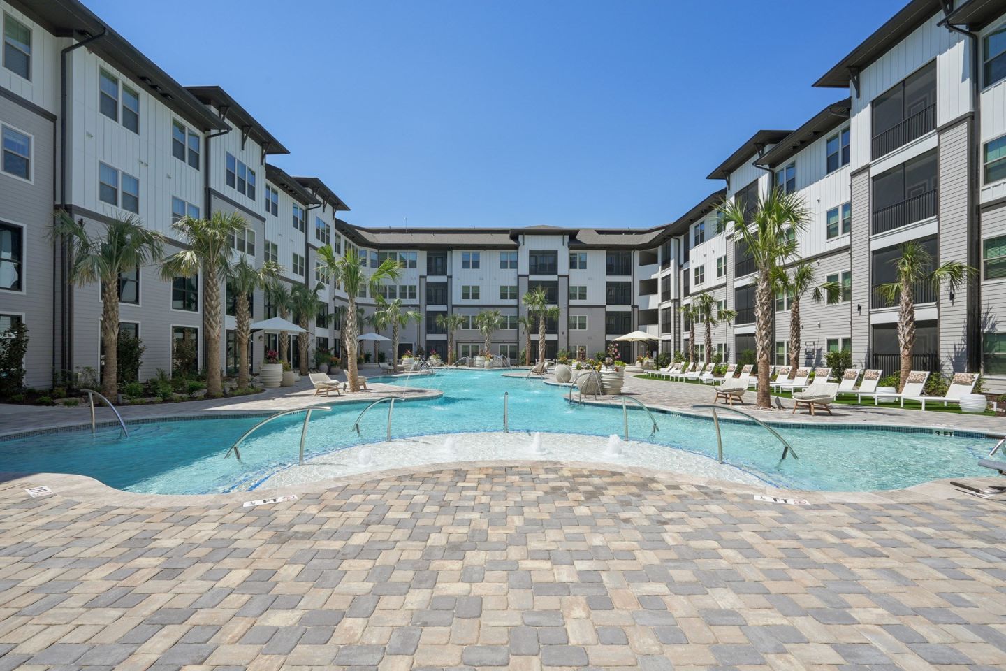 Solay Carnes Crossroads Apartments Image 2