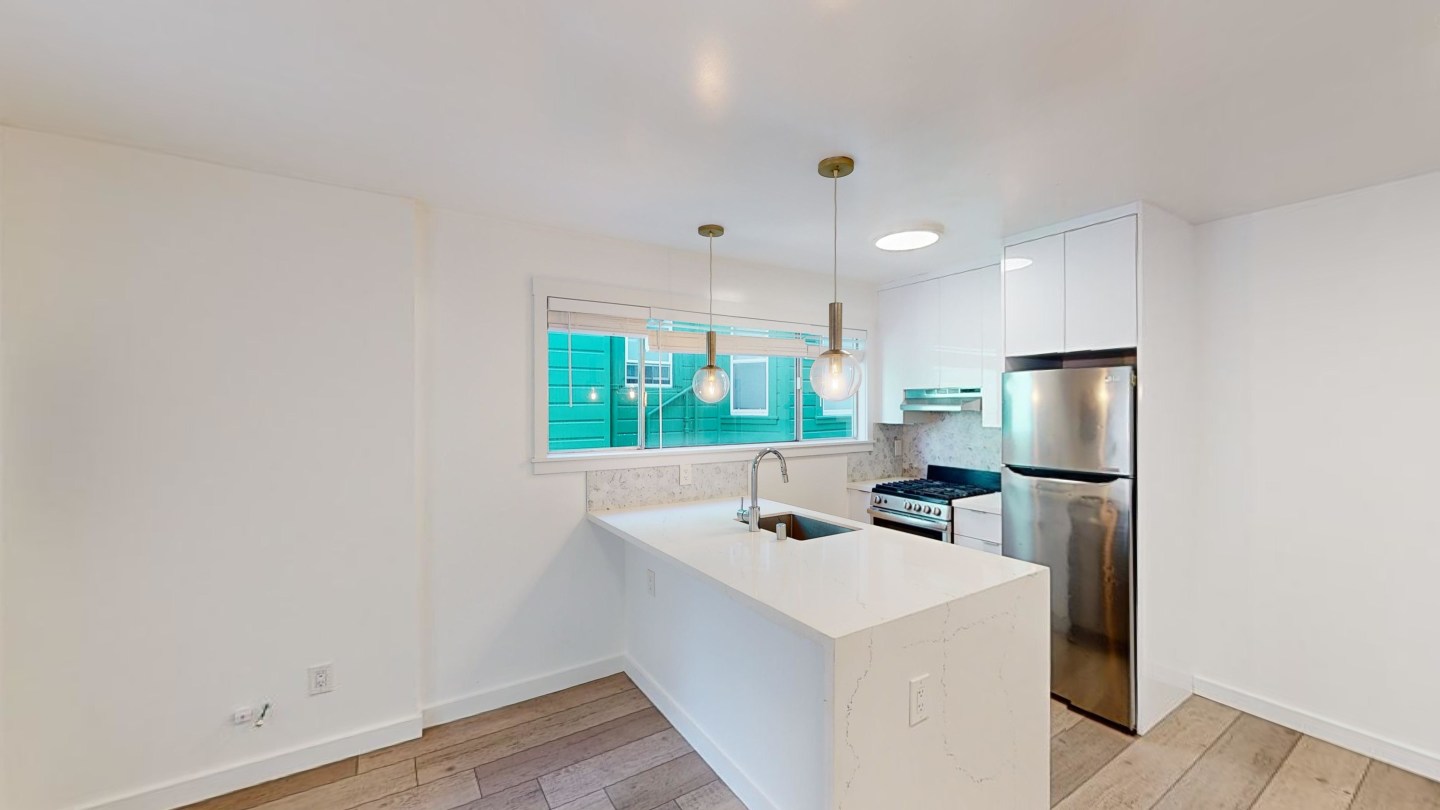 1085 South Van Ness Image 2