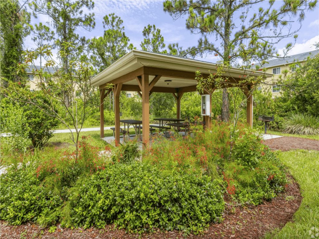 Heron Pond - 55+ Apartments Image 9