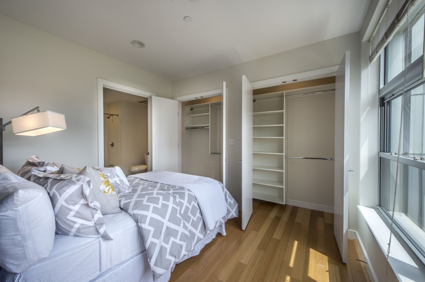 601 Albany Image 11