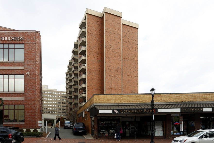 Pleasant Plaza Image 1