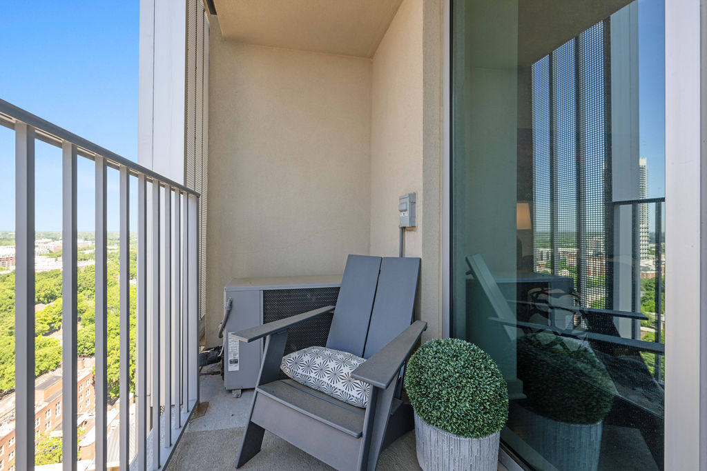 Skyhouse Uptown North Image 18