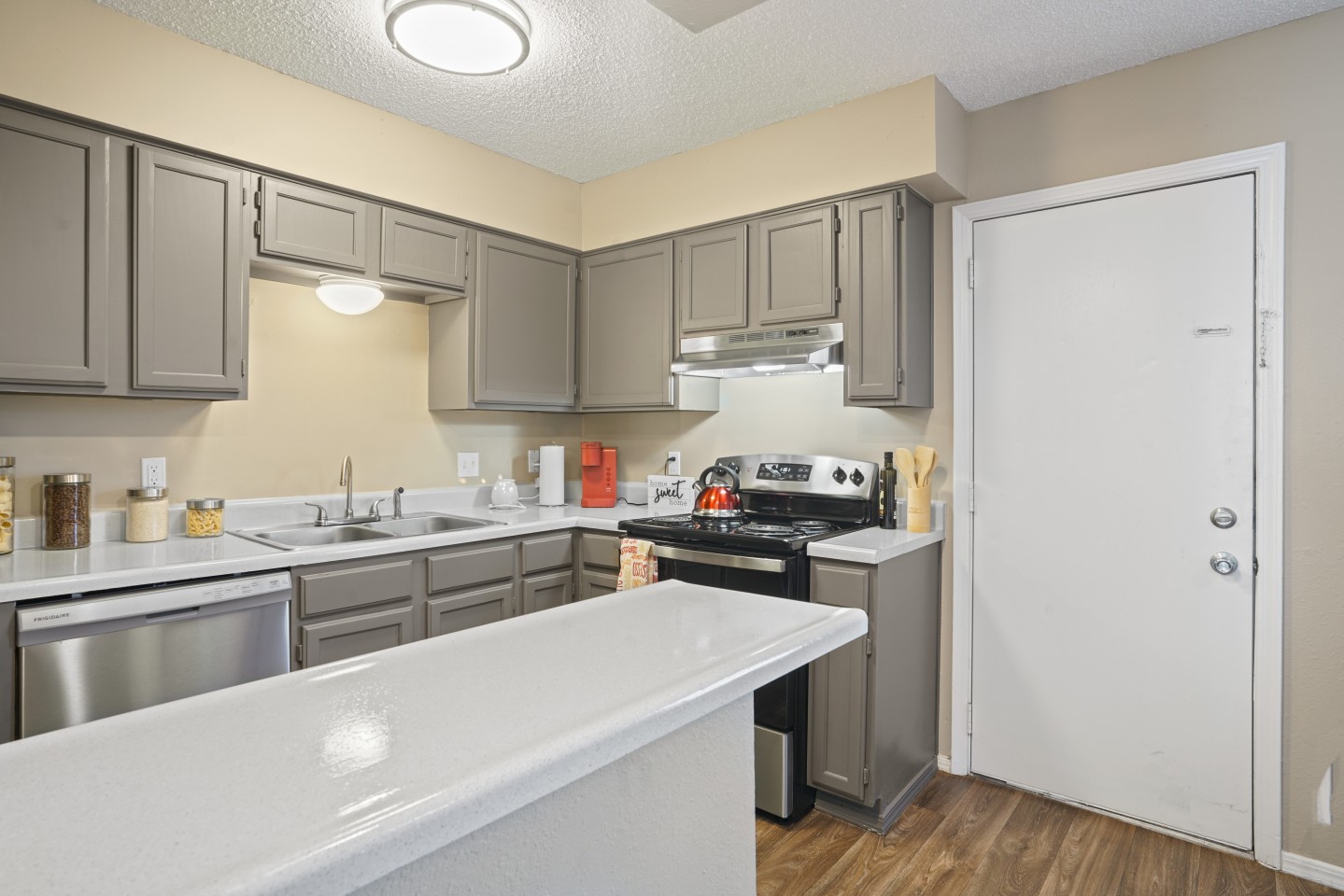 Diamond Crest Townhomes Image 13