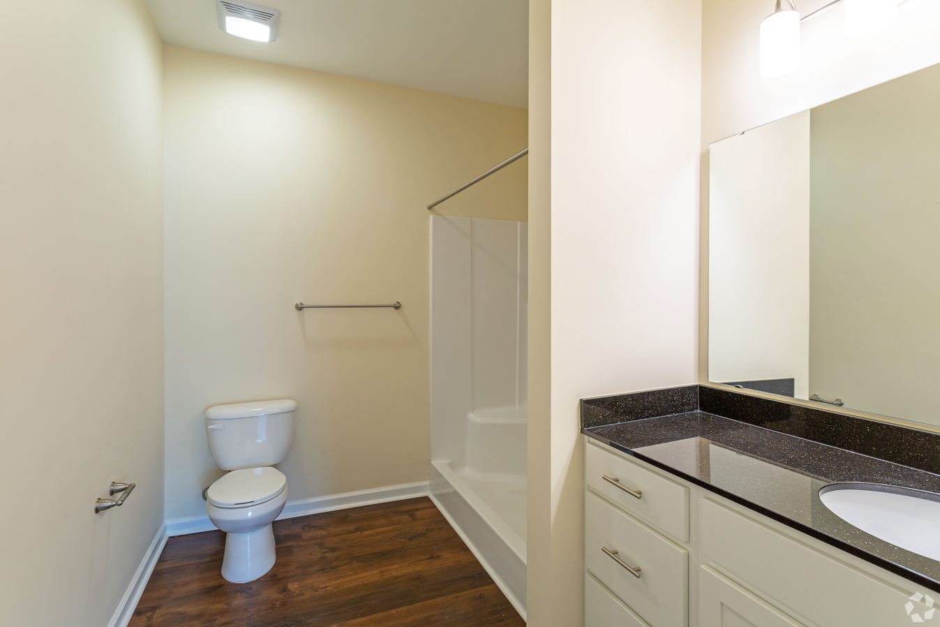 River Oaks Village Image 6