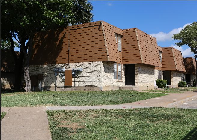 Villages of Royal Lane Image 1