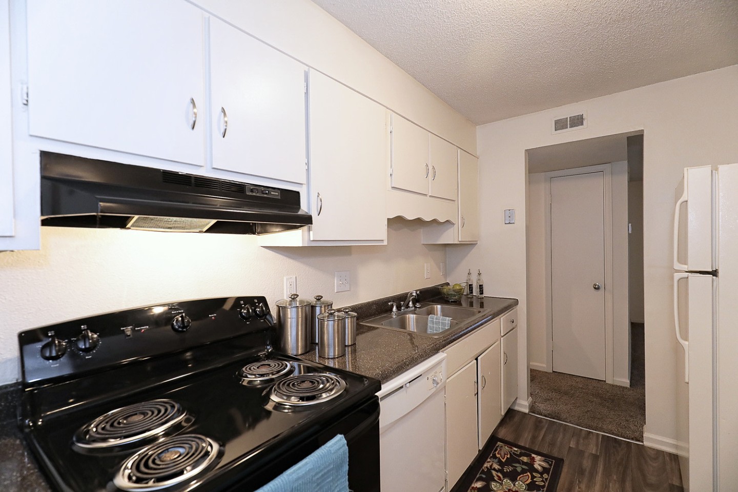 The Morehead Apartments Homes Image 1