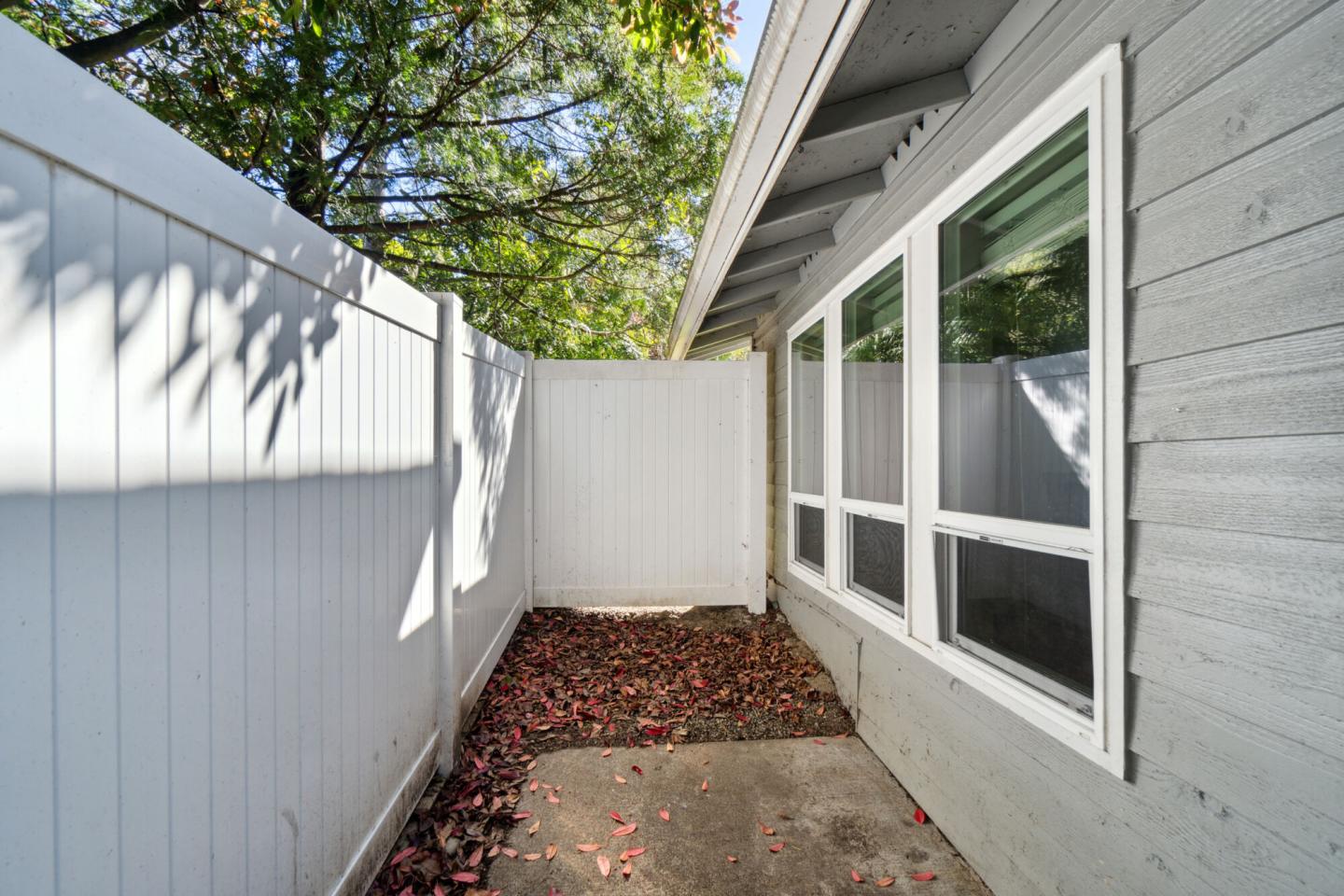 Spinnaker Apartments Image 6
