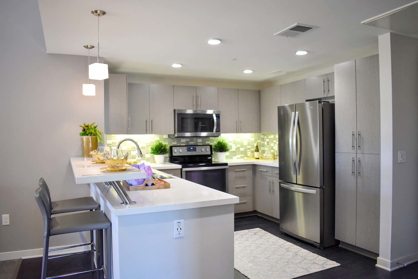 360 Luxury Apartments Image 31