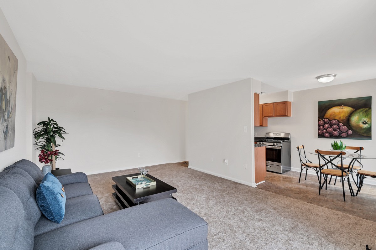 Coverstone I Apartments Image 3