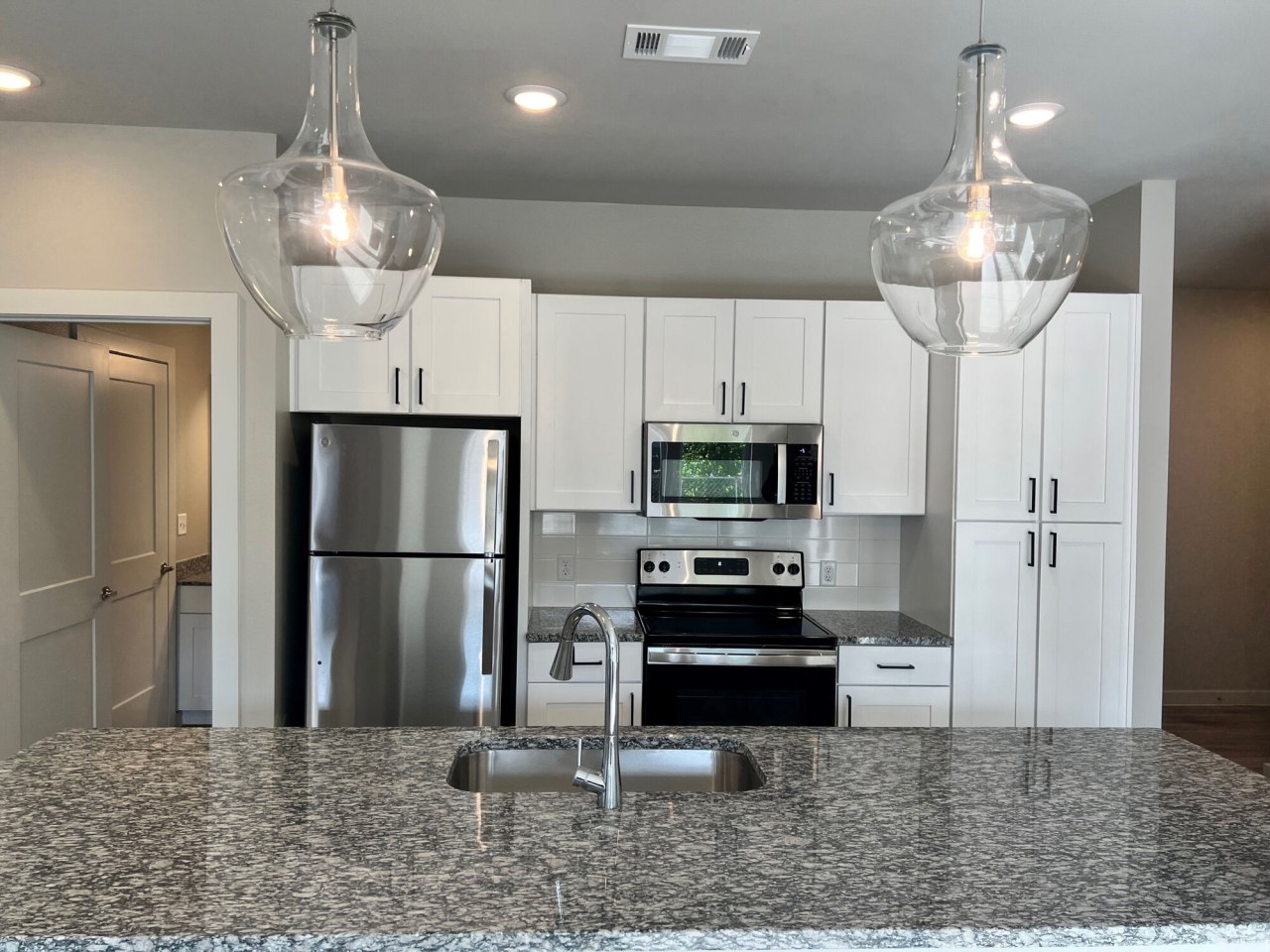 Neuhaus Lake Worth Image 11