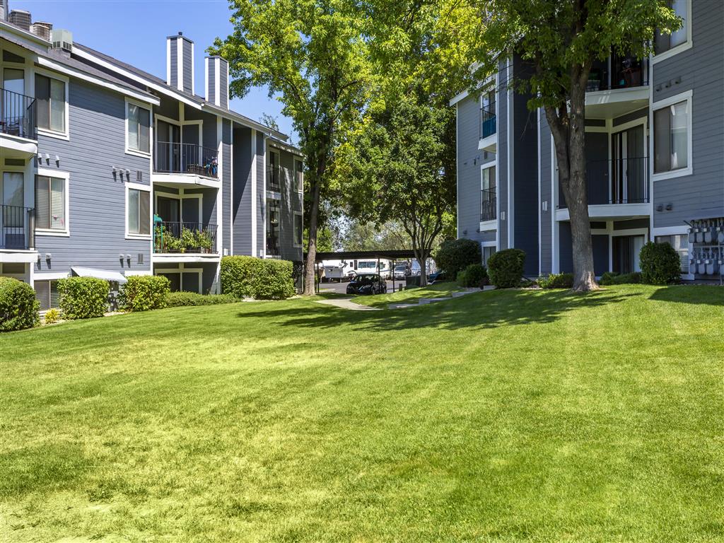 James Pointe Apartments Image 190