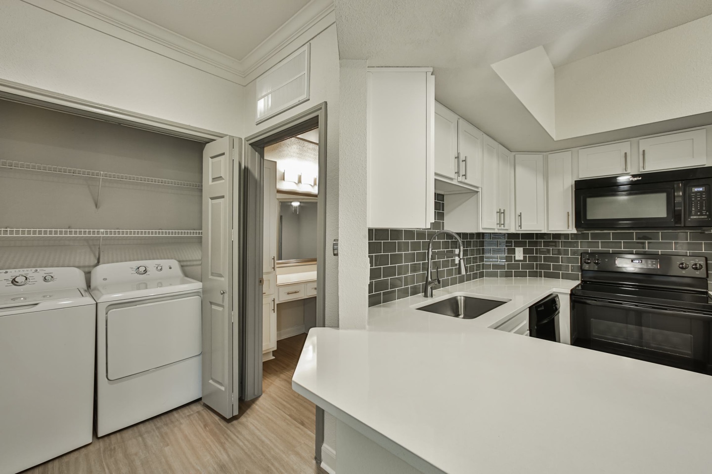 Aventura 1414 Image 20