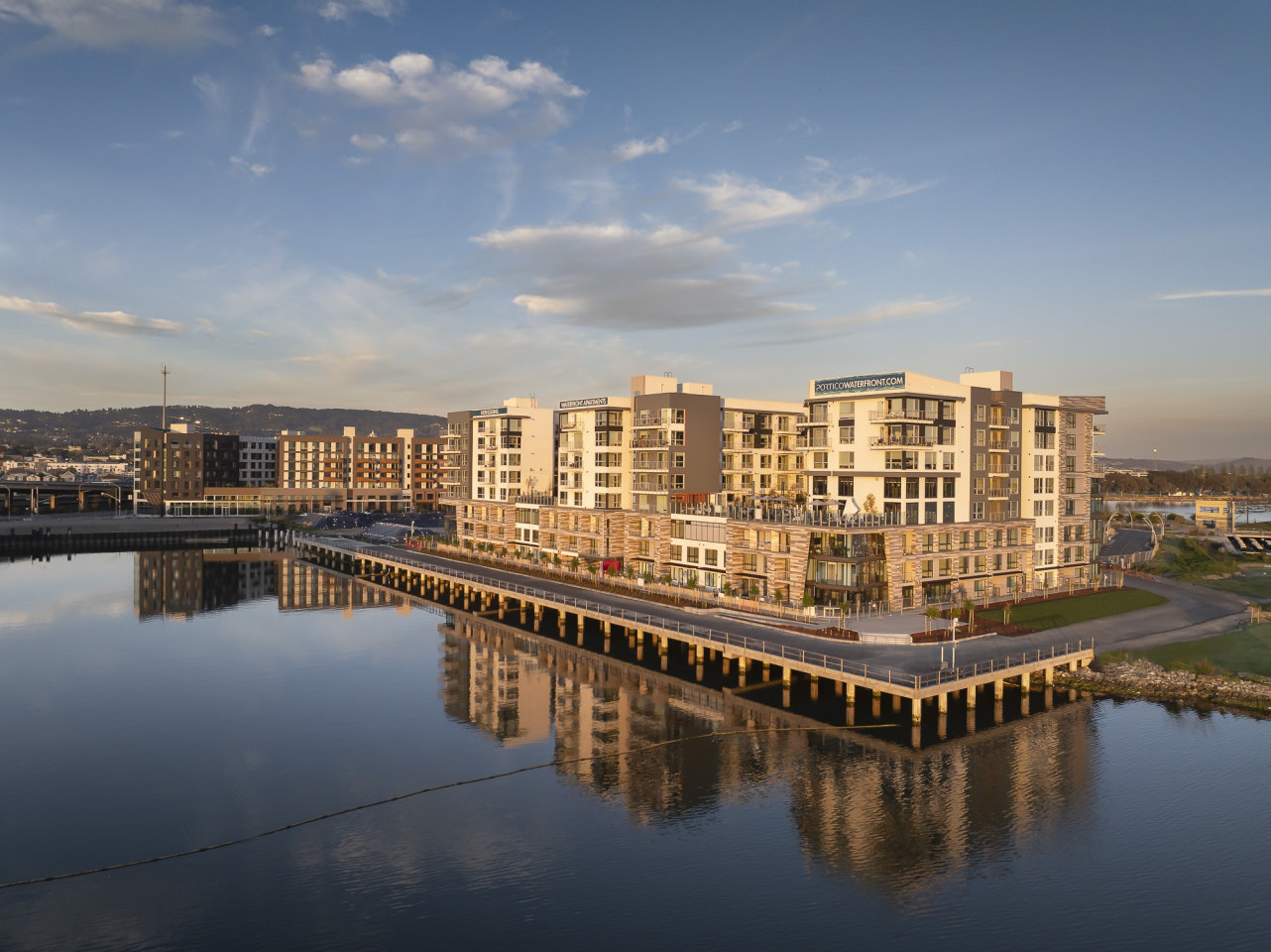 Portico Oakland Waterfront Image 54