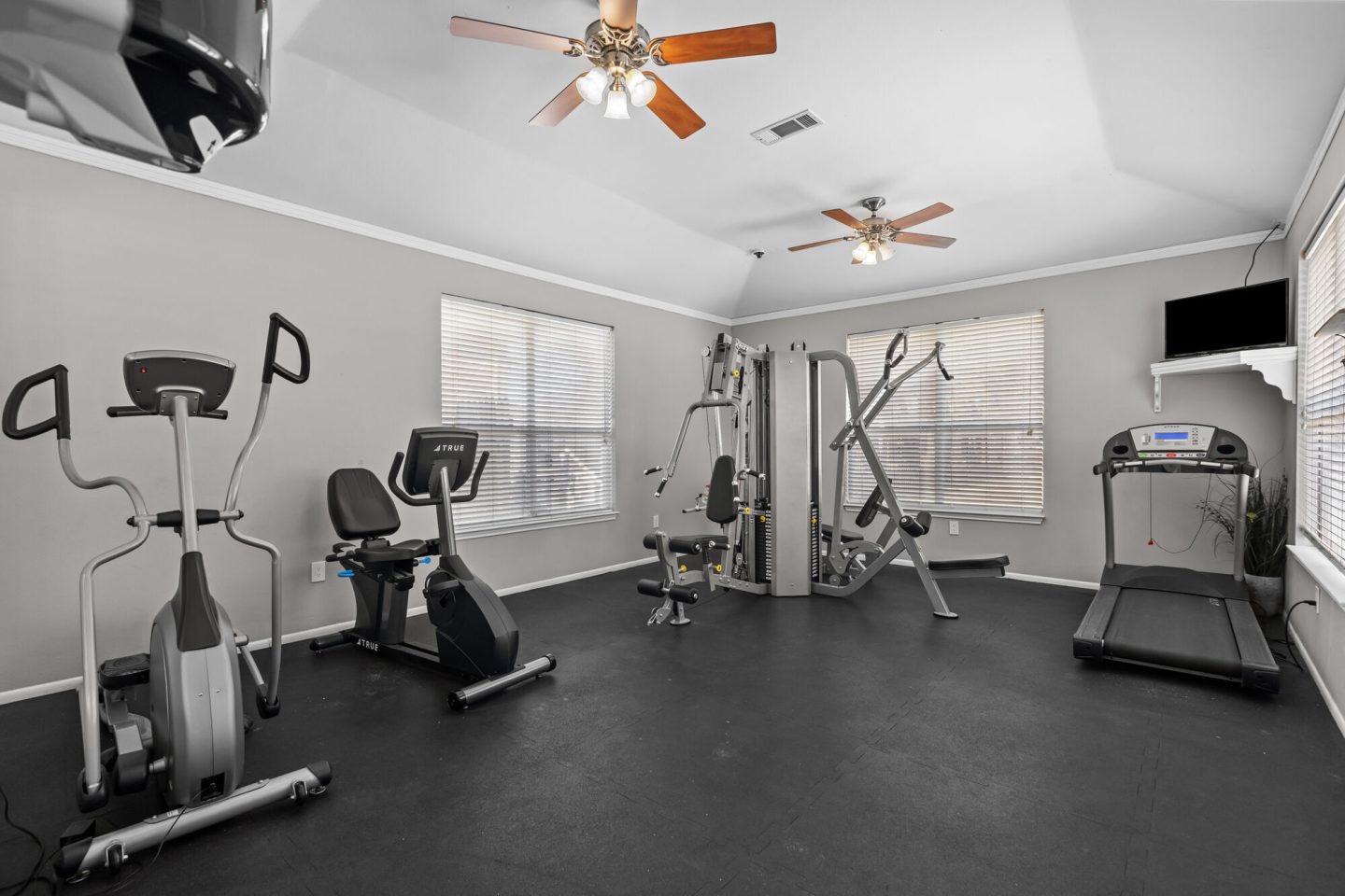 Encino Park Apartments Image 18