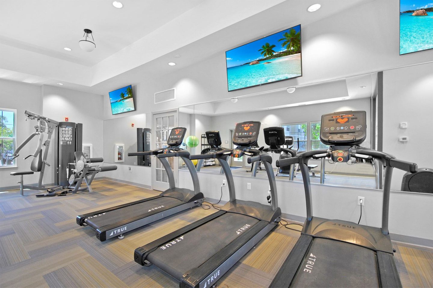 Midtown Pointe Image 27
