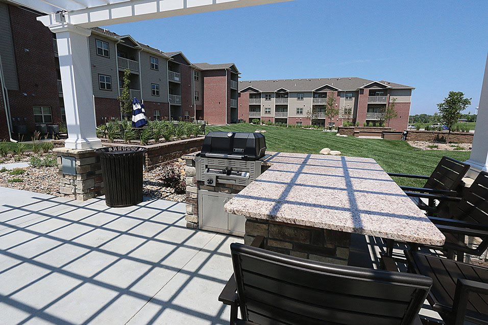 Lincoln Summit Falls Apartments & Townhomes Image 19