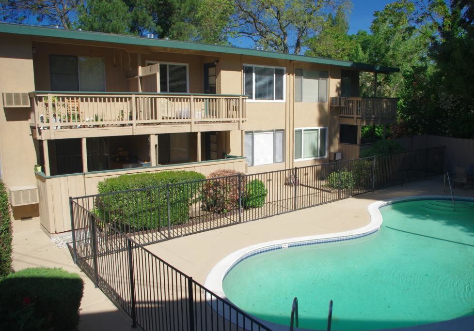 Creekside Terrace Image 1