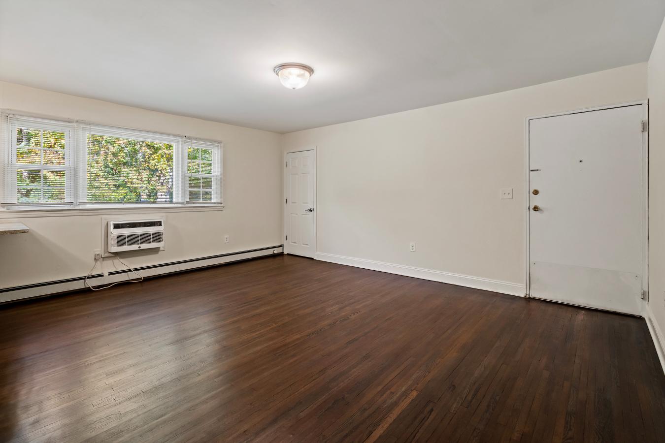Newtonian Gardens Apartments Image 5