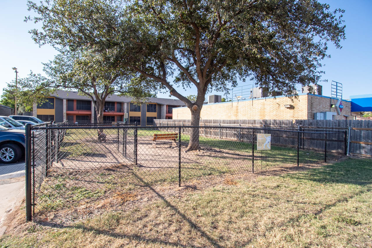 Plaza Square Apartments Image 31