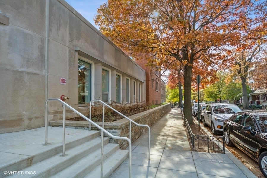 Carver Slowe Apartments Image 2