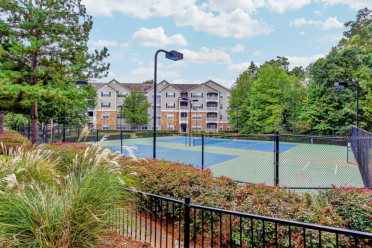 Summer Park Apartments Image 12