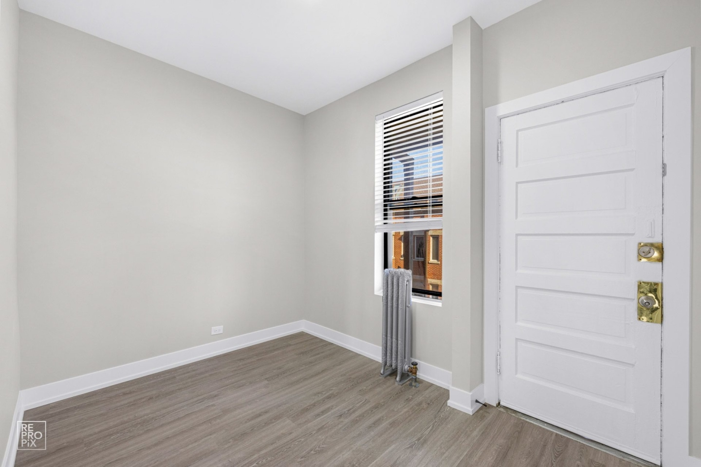 722 S Racine Image 18