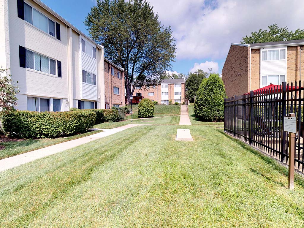 Tysons Glen and Devonshire Square Apartments & Townhomes Image 12