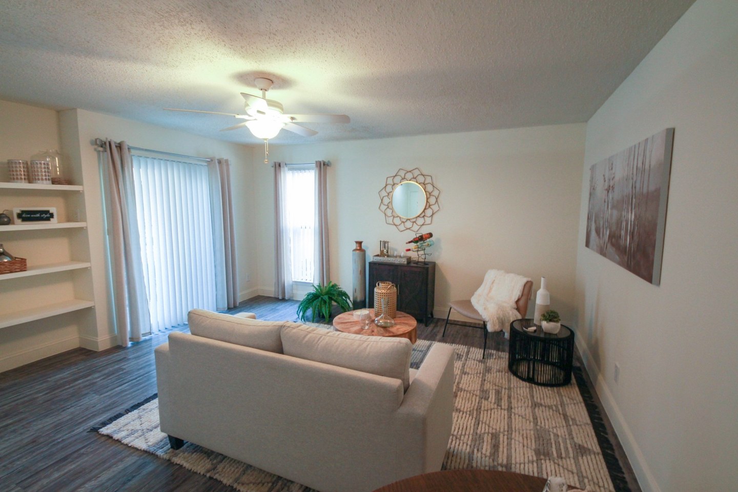 Cambridge Court Apartments Image 13