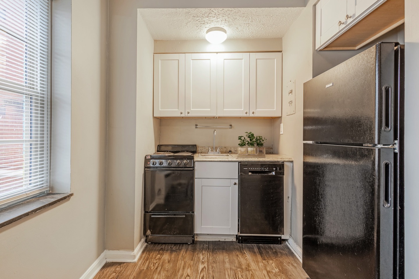 Park Chateau Apartments Image 12