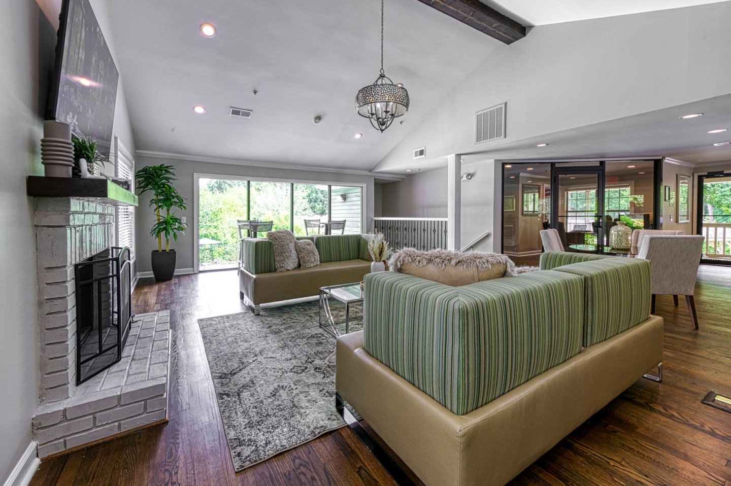 Forest Glen Image 20
