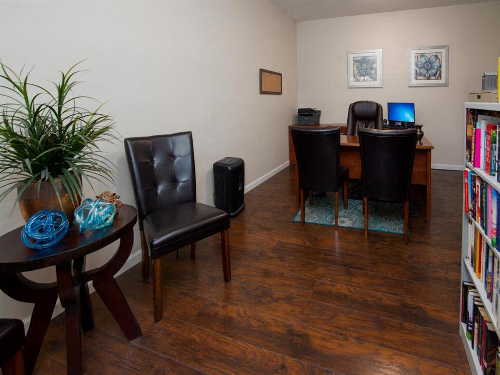 Hamilton Manor Apartments Image 2