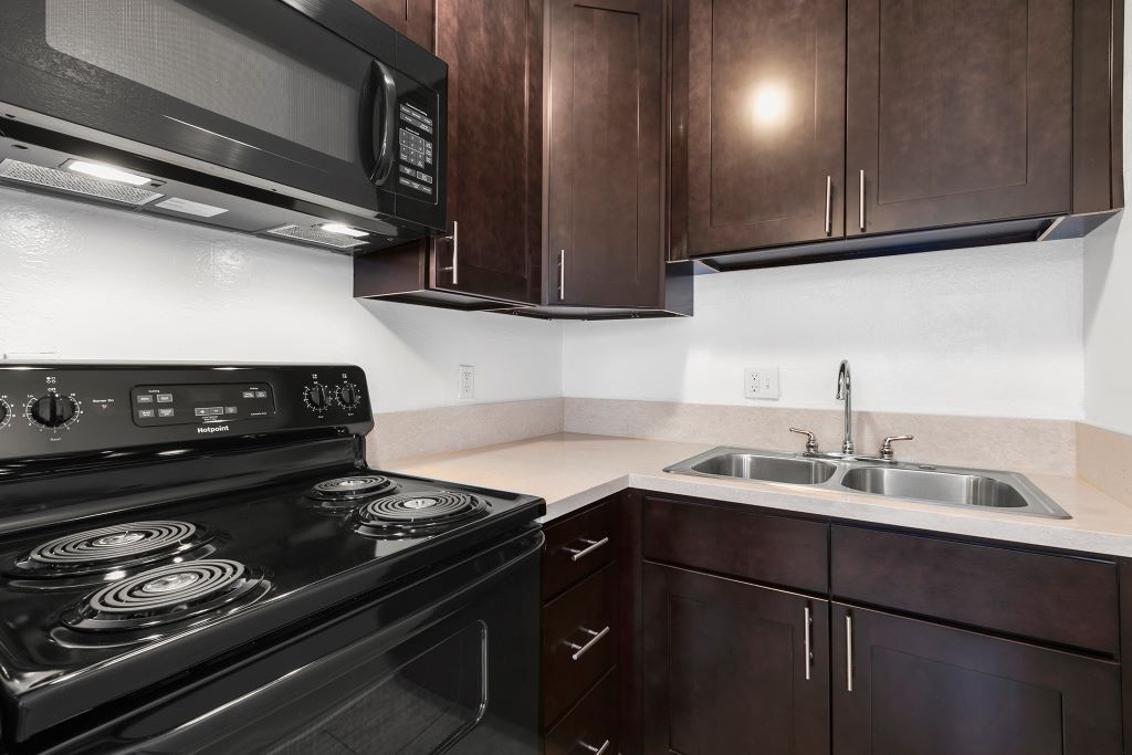 Topanga Canyon Apartments Image 25