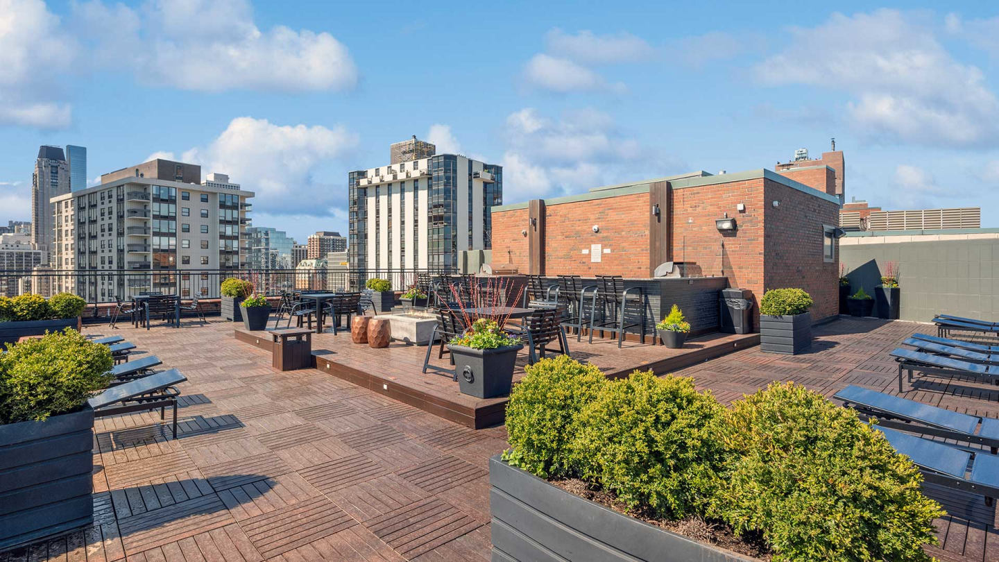 1350 Lake Shore Drive Image 24