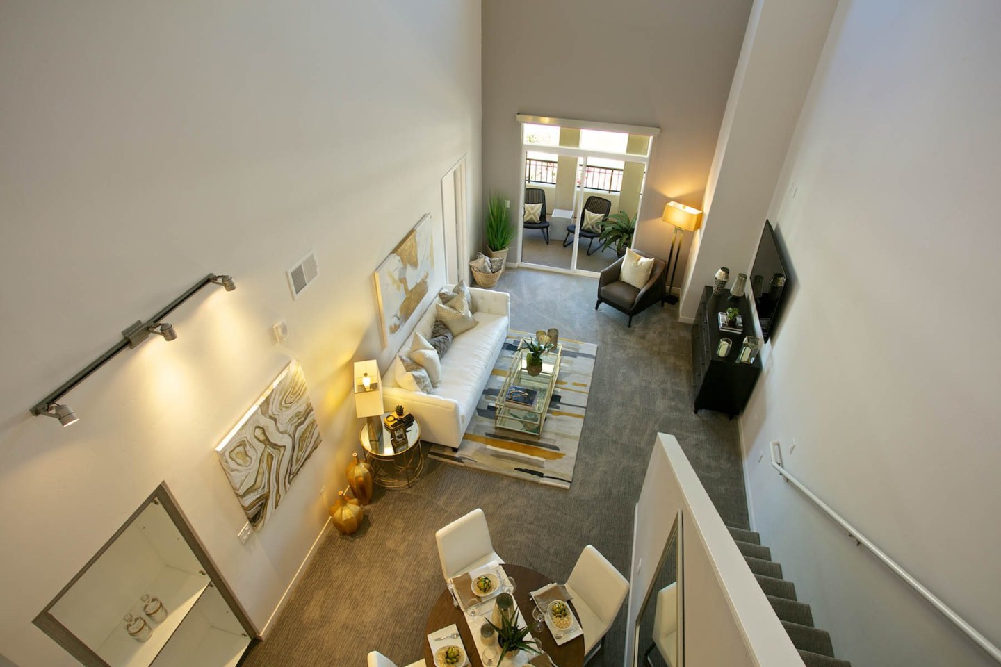 360 Luxury Apartments Image 18