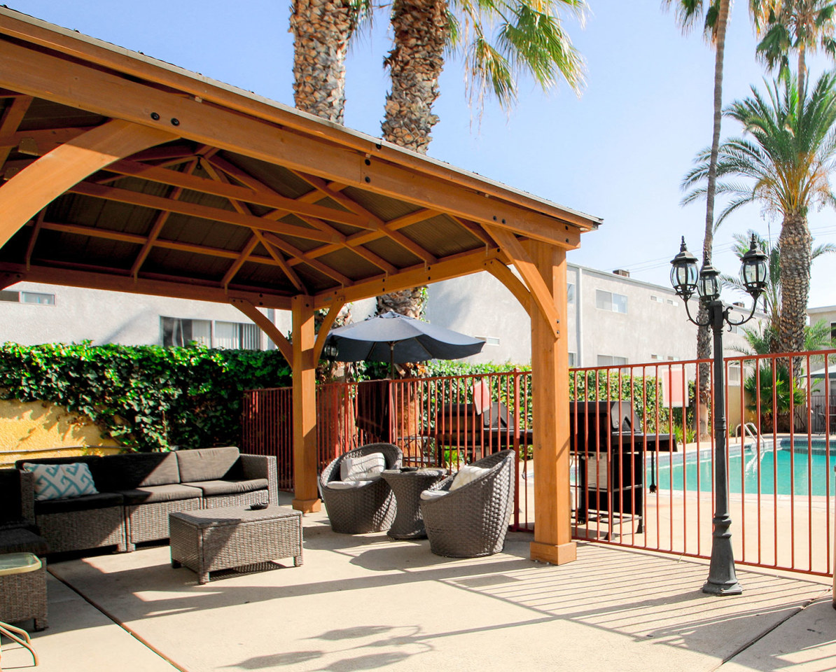 Sherman Oaks Gardens Image 25