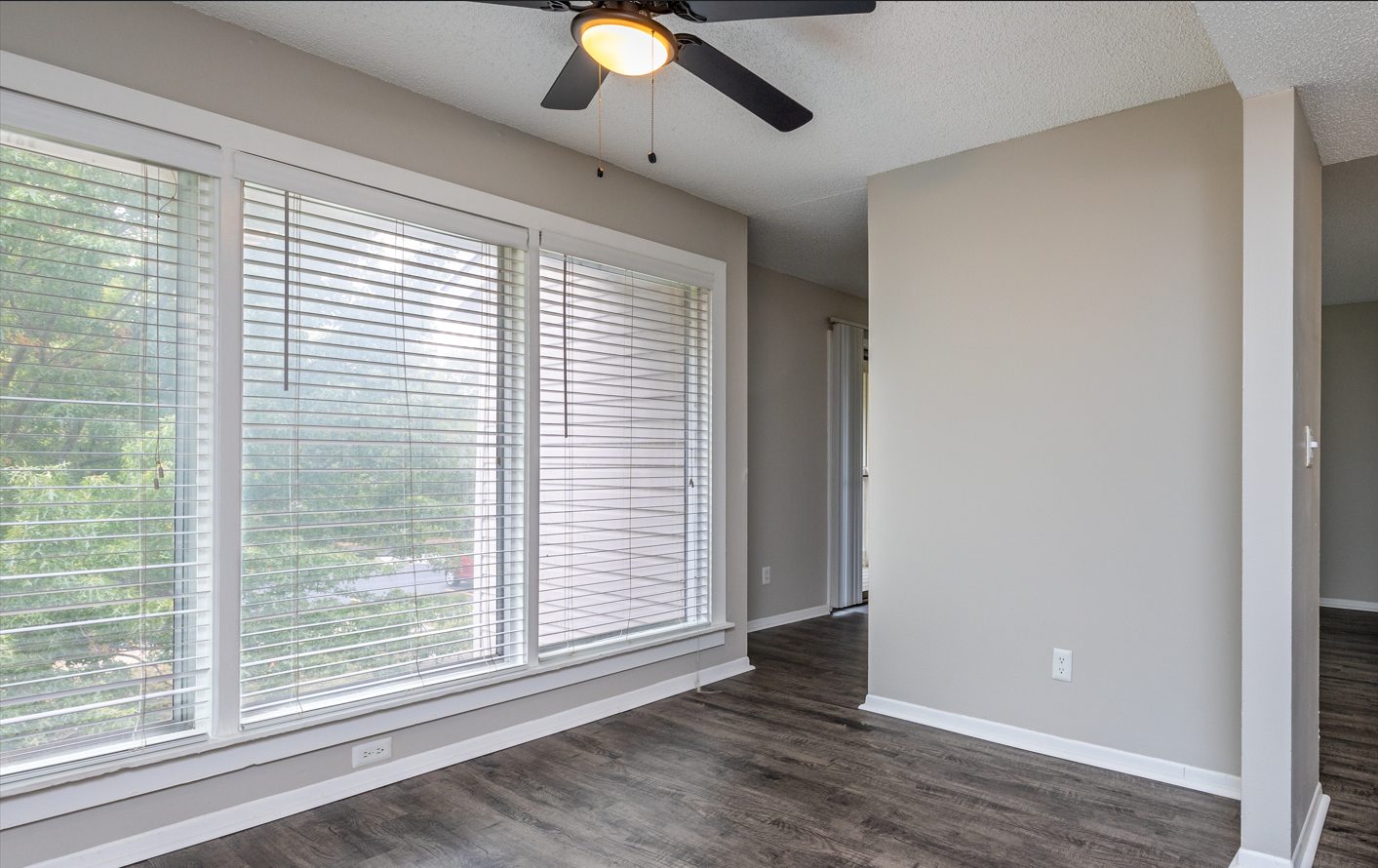 Emerald Hills Apartments Image 25