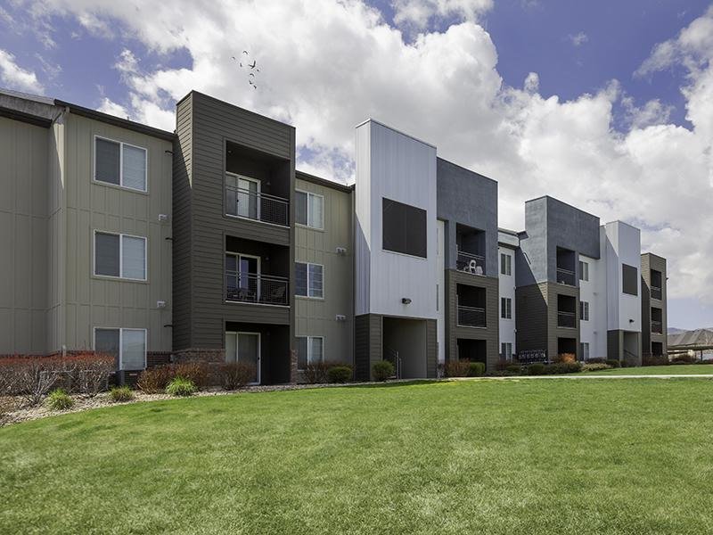 Wilshire Place Apartments Image 22