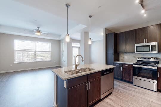 Residence at Oakmont Apartments Image 5