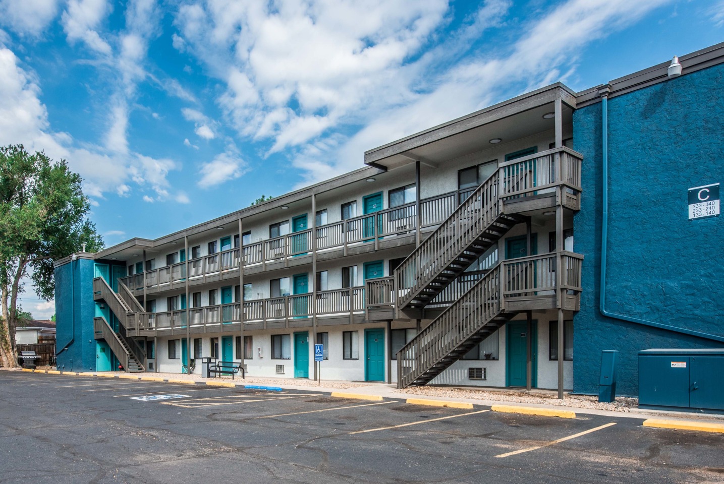 Parkwood Plaza Image 21